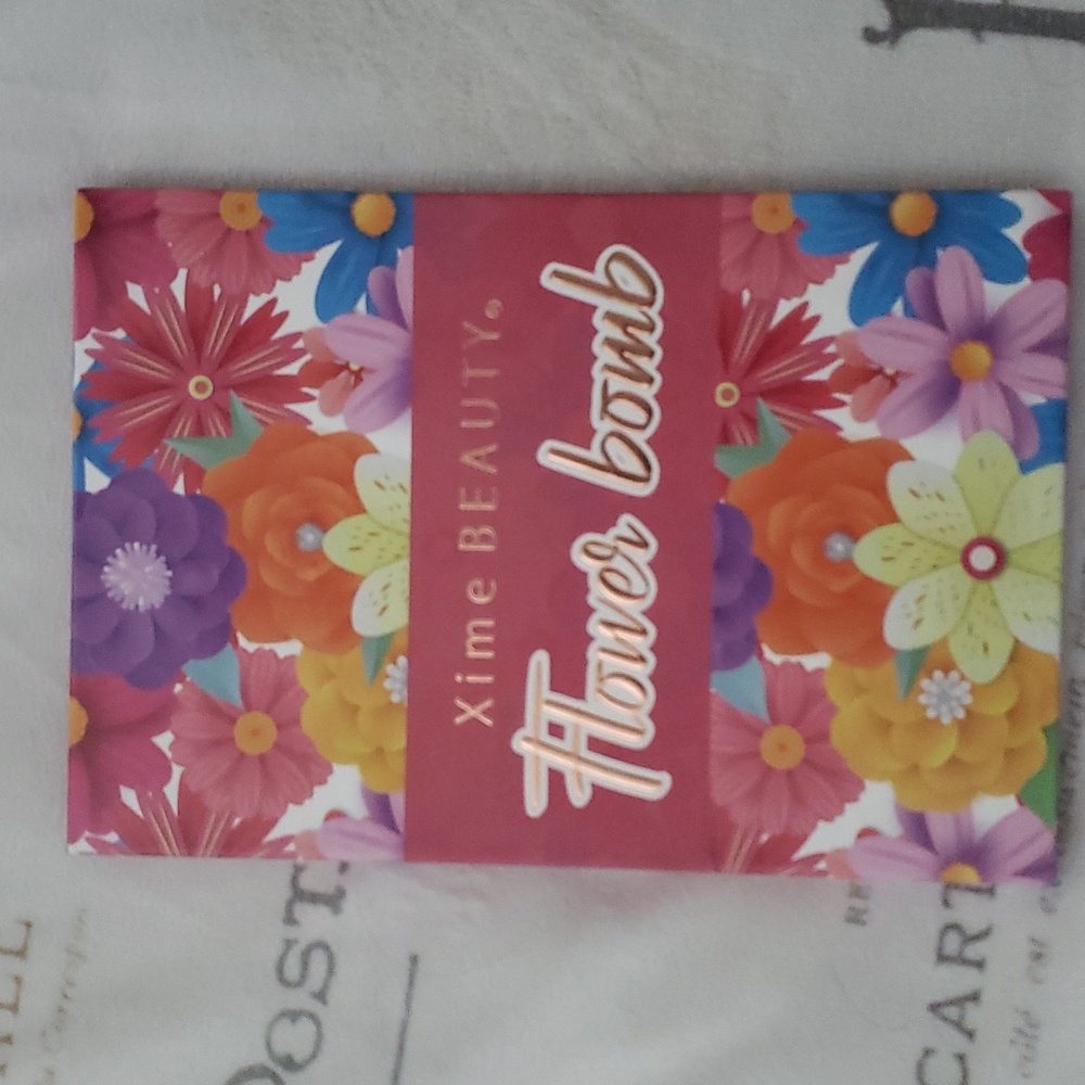 Flower Bomb Eyeshadow